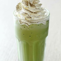 ชาเขียวเขียวเขียวปั่น (Green Green Green Tea Frappe)