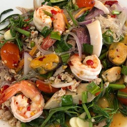 ยำใจแตก