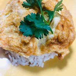 ไข่เจียวหมูสับราดข้าว