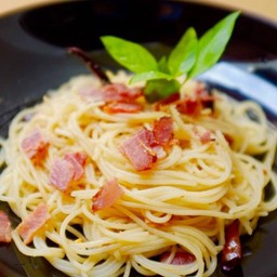 สปาเก็ตตี้เบค่อนพริกแห้ง