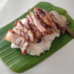 หมูย่างพุงพลุ้ย กำแพงดิน