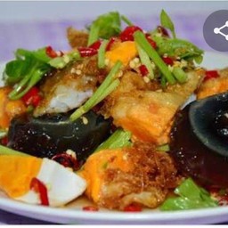 ยำ3ไข่(ม้า เค็ม ดาว)