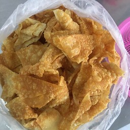 เกี๋ยวทอดกรอบไล้ไส้