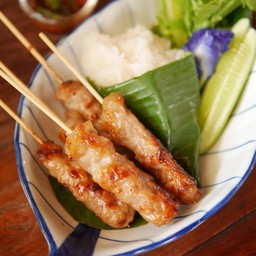 หมูปิ้ง & ข้าวเหนียวนุ่ม [Rosniyom]