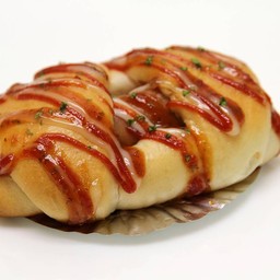 ขนมปังไส้กรอกซอสพริกเผา