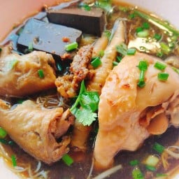 ณรงค์ก๋วยเตี๋ยวไก่มะระ เมืองกระบี่