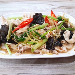 ไก่ผัดขิง