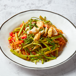 เส้นหมี่ผัดผักกระเฉดปู [Rosniyom]