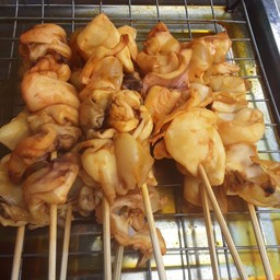 ปลาหมึกย่าง(น้ำจิ้มรสเด็ด น้องฟ้าใส)