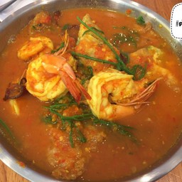 แกงส้มกุ้ง ชะอมไข่