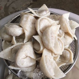 เกี๋ยวปลาลวก