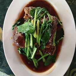 ขาหมูน้ำแดง