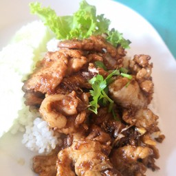ข้าวหมูกระทียม
