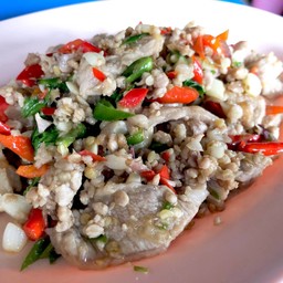 กะเพราหมูชิ้น