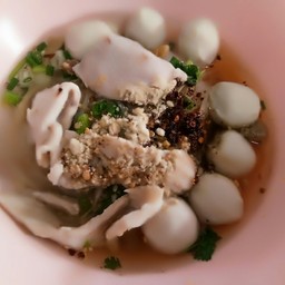 เส้นเล็กต้มยำมะนาวหมู