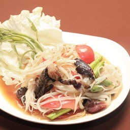ตำซั่วปู Papaya Spicy Salad with Thai Rice Spaghetti and Salted Crab