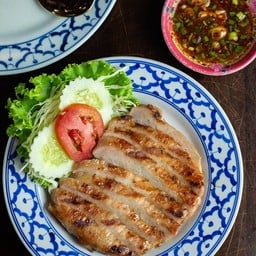 หมูย่างน้ำผึ้ง Charcoal Grilled Pork Tenderloin with Honey