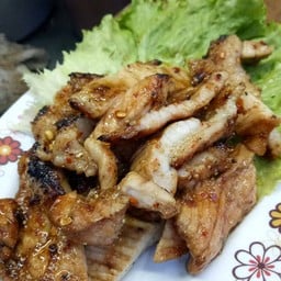 หมูร้องไห้