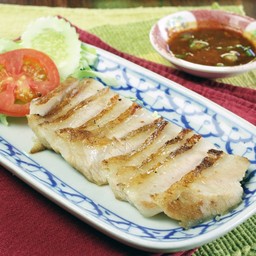 คอหมูย่าง Charcoal Grilled Pork Shoulder