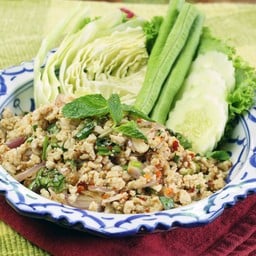 ลาบไก่ Spicy Minced Chicken Salad