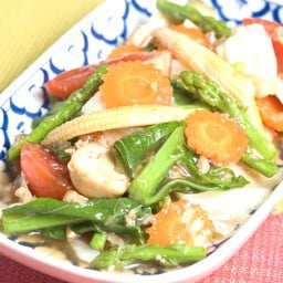 ผัดผักรวมมิตร Stir-Fried Mixed Vegetables