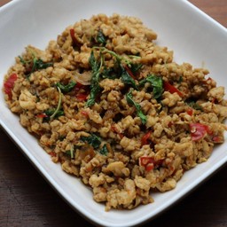 กะเพราหมูสับเป็นกับข้าว