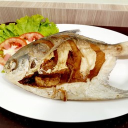 ปลาจาระเม็ดทอด