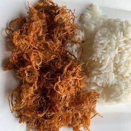 เนื้อสวรรค์ฝอยราดข้าวหอมมะลิ