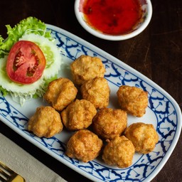 ไก่สับก้อนทอด Deep Fried Minced Chicken Balls