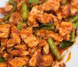 ผัดพริกแกงกับข้าว