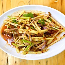 ยำมะม่วงปลากรอบ