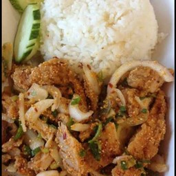 ข้าวหอม+ยำไก่แซ่บ
