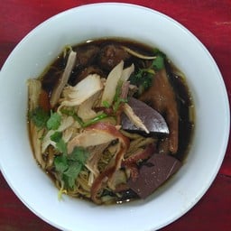 ก๋วยเตี๋ยวไก่มะระปั้มบางจาก(คาลเท็กซ์เก่า) คลอง4