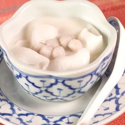 บัวลอยเผือก Taro Balls in Coconut Milk