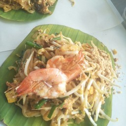 ผัดไทยกุ้งสด