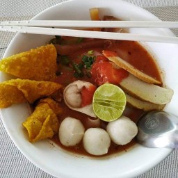 ร้านเย็นตาโฟเฮียต๋อย