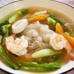 ราดหน้าทะเล