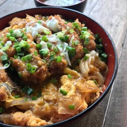 ชุดข้าวหน้าหมูทอด