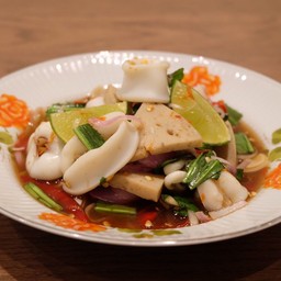 ยำหมูยอและปลาหมึกใส่ปลาร้า