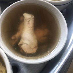 ปีกไก่ตุ๋นเห็ดหอม