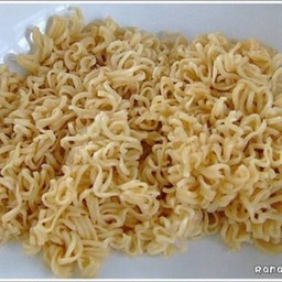 เส้นมาม่า