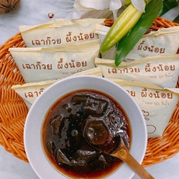 เฉาก๊วยผึ้งน้อย by วิลา