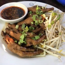 ซิสต้าคาเฟ่และอาหาร