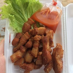 สามชั้นทอดน้ำปลา