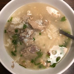 ข้าวต้มหมูกระดูกอ่อน