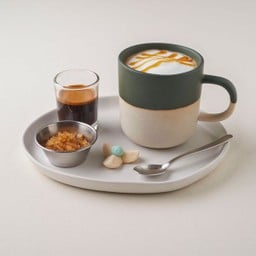 คาราเมลลาเต้ร้อน