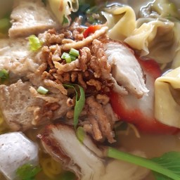 บะหมี่เกี๊ยวน้ำใส