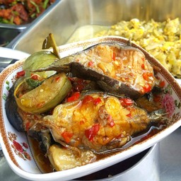 ผัดเผ็ดปลาดุกใส่มะเขือ