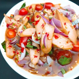 ยำไส้กรอก