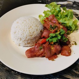 ข้าวราดคั่วพริกเกลือ เบค่อน